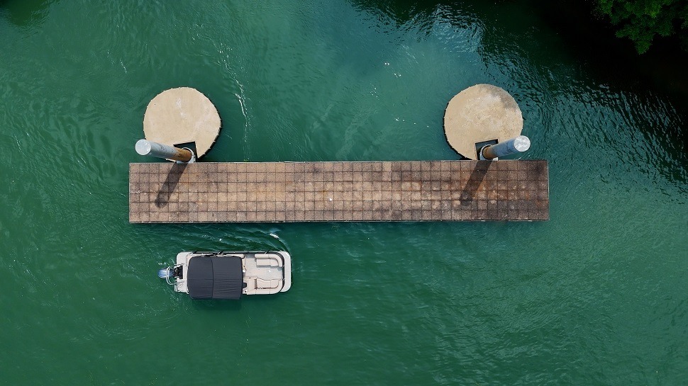 Yamaha: Integrated joystick control system for single-outboard pontoons